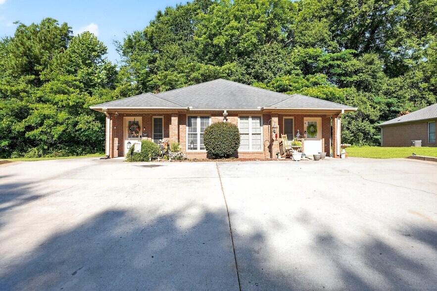 254 S Thomas St, Elberton, GA for sale - Building Photo - Image 3 of 12