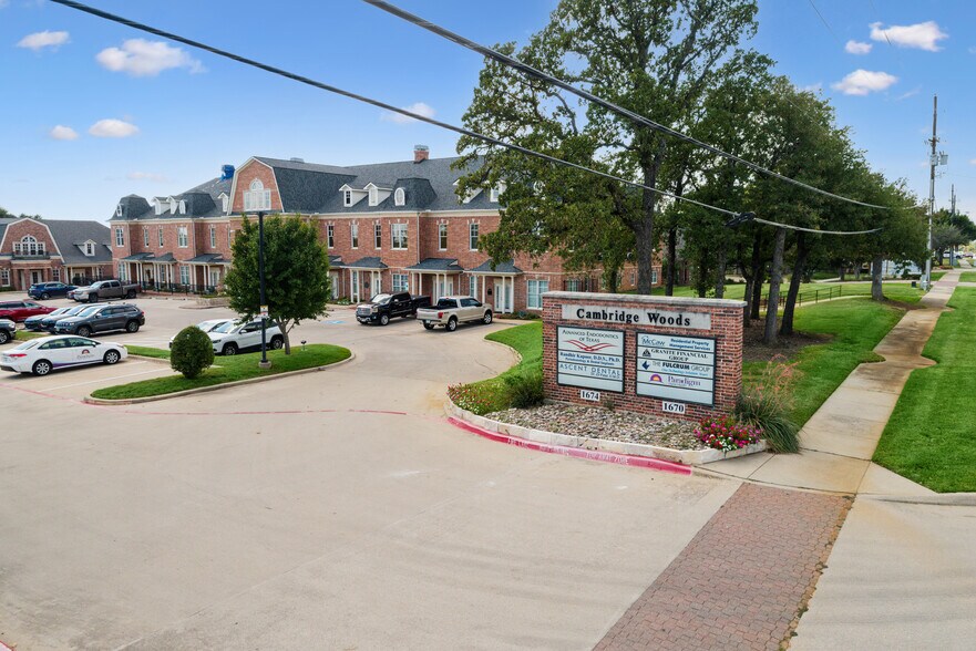 1670 Keller Pky, Keller, TX à louer - Photo du bâtiment - Image 3 de 17
