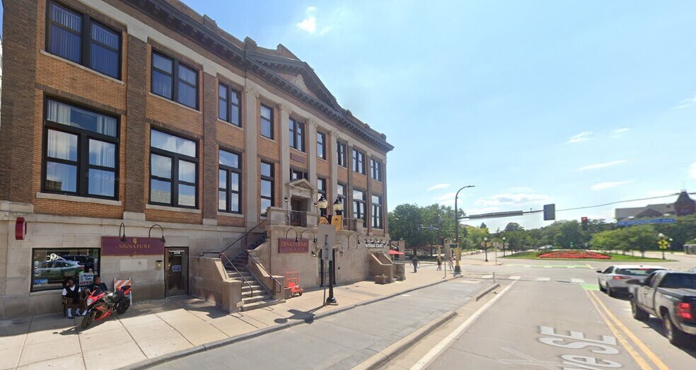 304 15th Ave SE, Minneapolis, MN à louer - Photo du bâtiment - Image 3 de 6