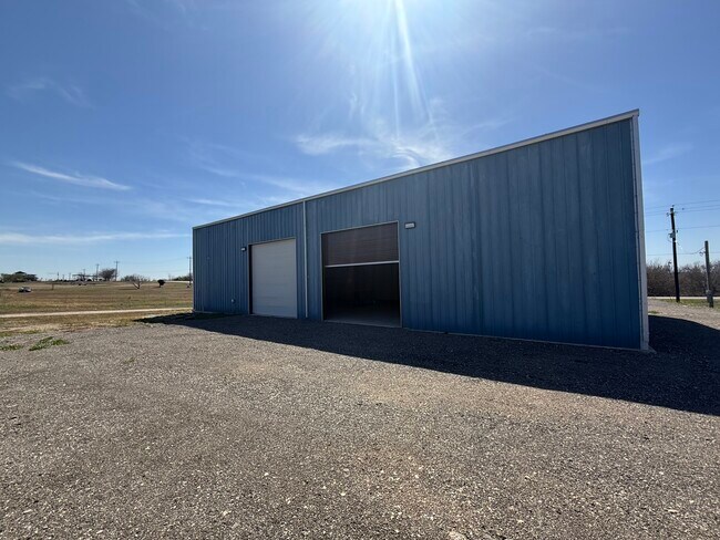 Plus de détails pour 1321 High Rd, Kyle, TX - Industriel à louer