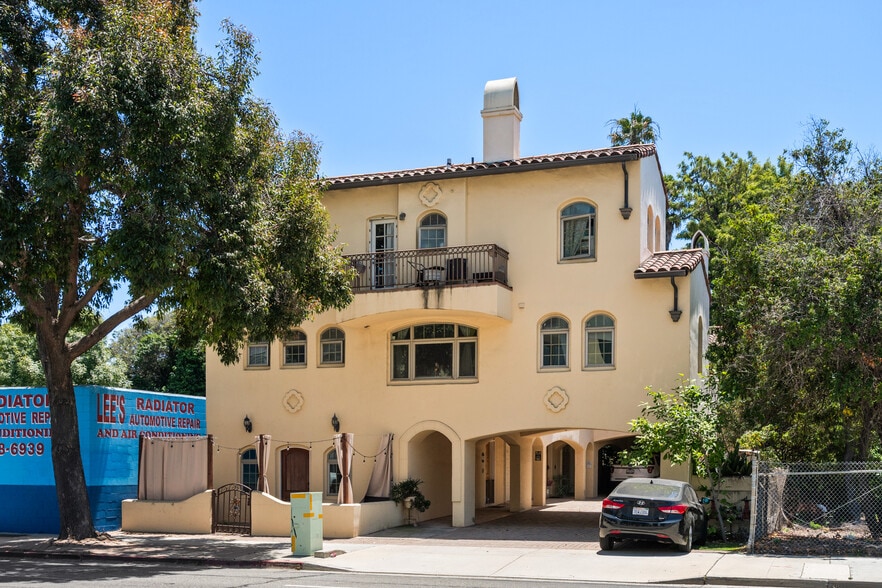 42 E Thompson Blvd, Ventura, CA for sale - Building Photo - Image 2 of 15