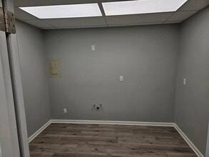 6117 N College Ave, Indianapolis, IN à louer Photo intérieure- Image 2 de 4