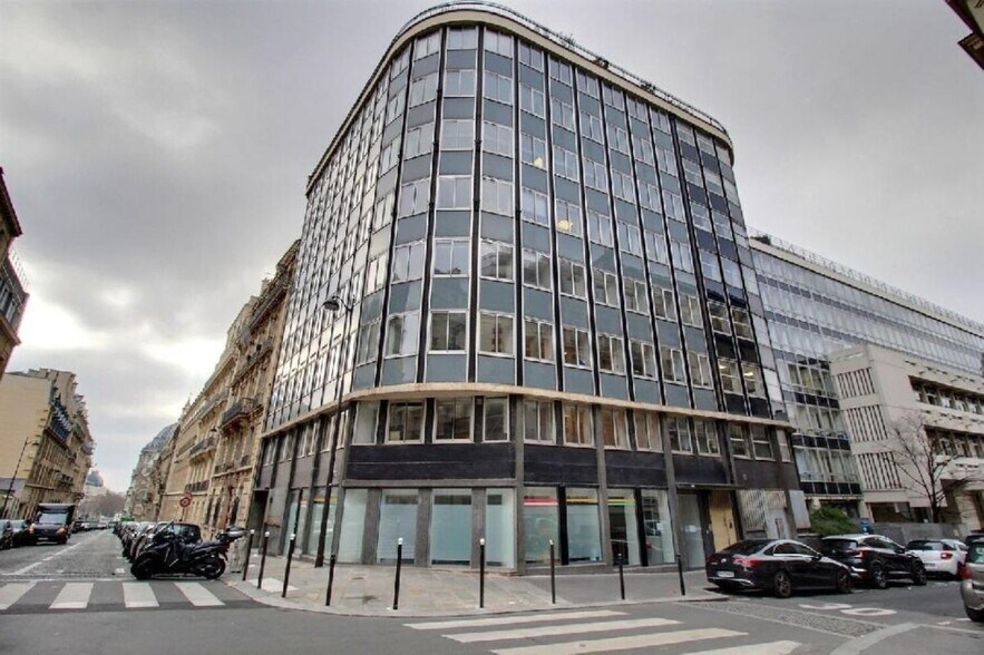 43-45 Rue De Naples, Paris à louer - Photo du bâtiment - Image 3 de 8