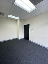 9001 Oso Ave, Chatsworth, CA à louer Photo intérieure- Image 1 de 3