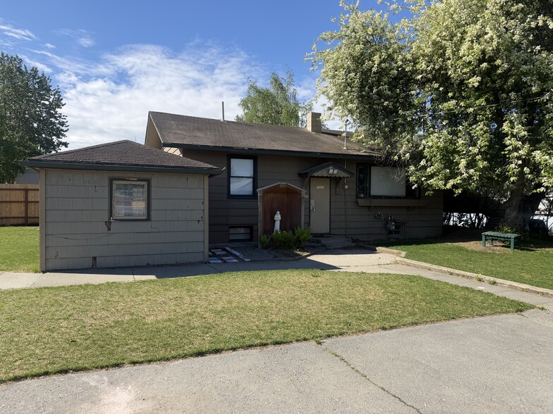 1010 W Fireweed Ln, Anchorage, AK for sale - Building Photo - Image 2 of 16