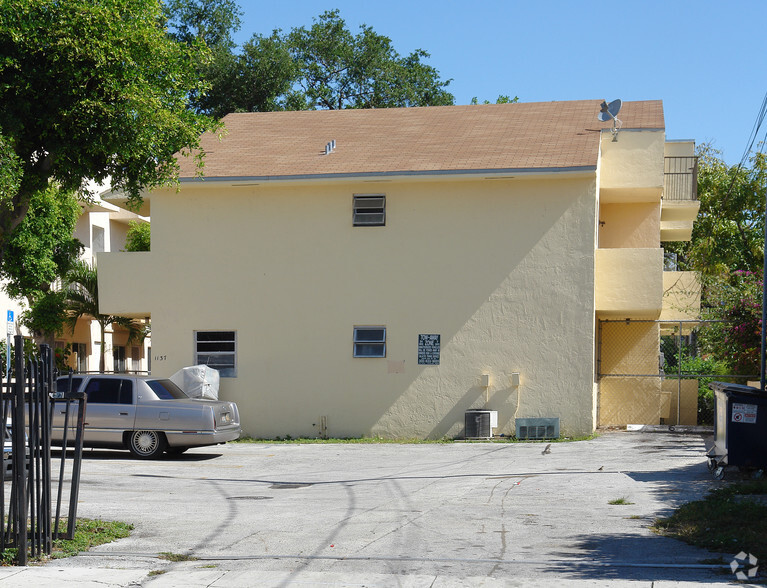 1137 NW 2nd St, Miami, FL for sale - Building Photo - Image 2 of 4