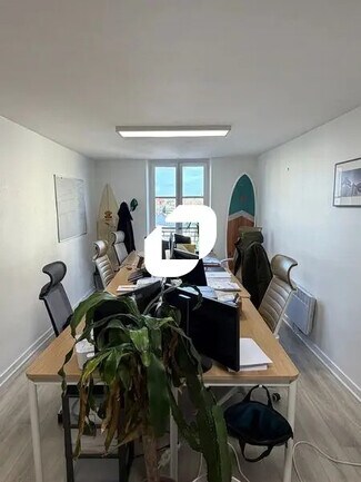 Plus de détails pour 20-22 Place Charles De Gaulle, Saint-Germain-en-Laye - Bureau à louer