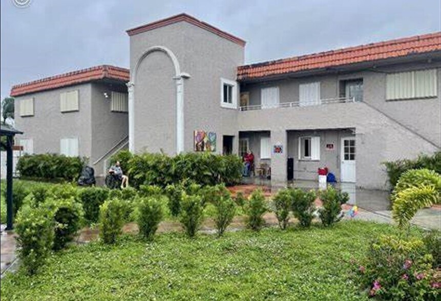 801 SW 10th Dr, Pompano Beach, FL à vendre - Photo du bâtiment - Image 1 de 10