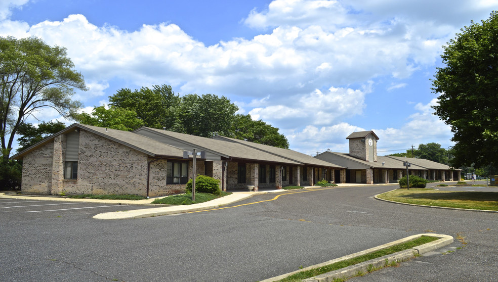 737 Main St, Lumberton, NJ à vendre - Photo principale - Image 1 de 14