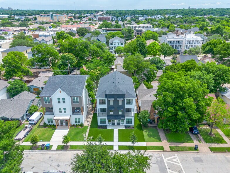 3133 Cockrell Ave, Fort Worth, TX à vendre - Photo du bâtiment - Image 2 de 58