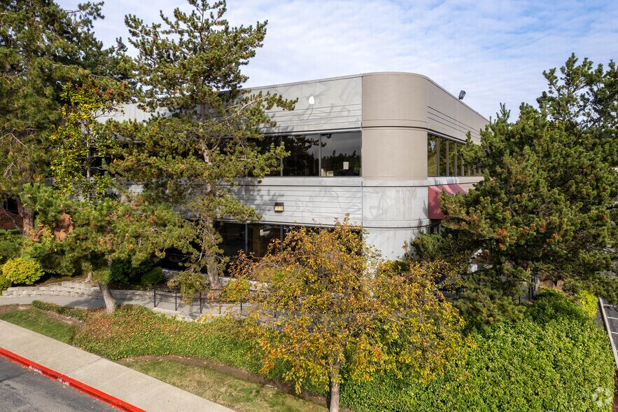 12600 SE 38th St, Bellevue, WA à louer - Photo du bâtiment - Image 3 de 4