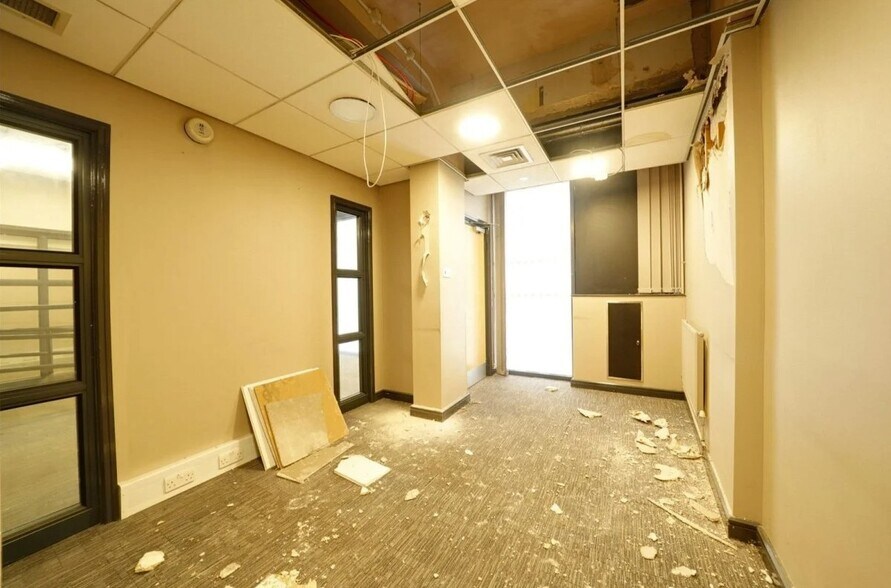 18-20 High St, Newmarket à louer - Photo intérieure - Image 2 de 6