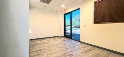 7678 E Greenway Rd, Scottsdale, AZ à louer Photo intérieure- Image 2 de 9