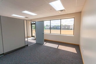 4194-4208 N Garfield Ave, Loveland, CO for lease Interior Photo- Image 2 of 14