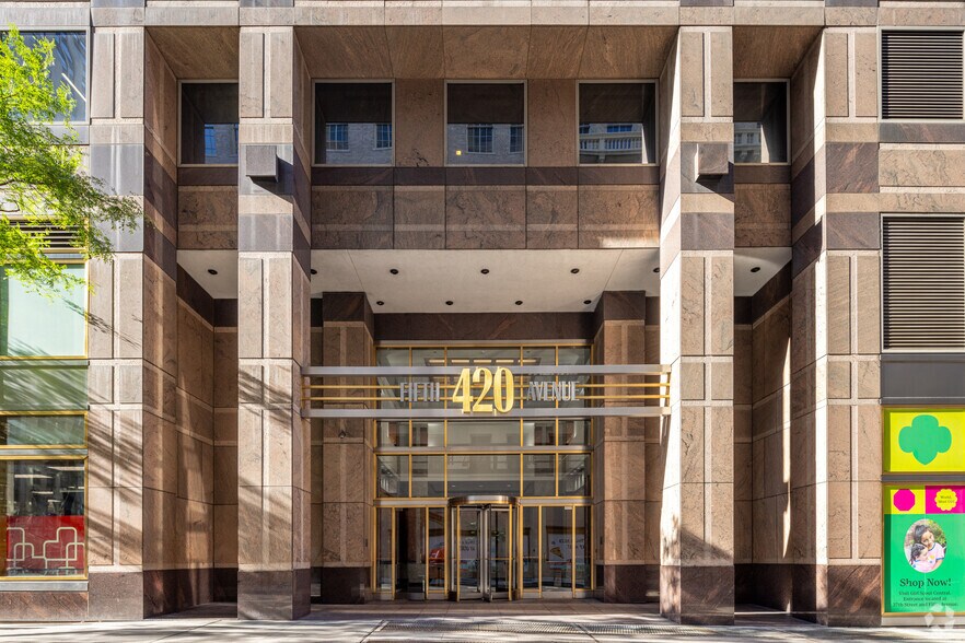 420 Fifth Ave, New York, NY à louer - Photo du bâtiment - Image 1 de 25