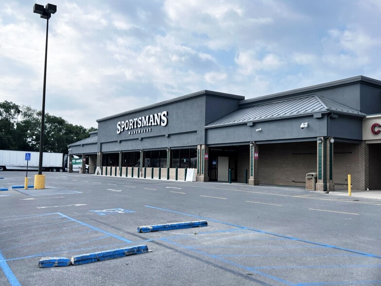 130-190 Delco Plz, Winchester, VA for lease - Building Photo - Image 2 of 12