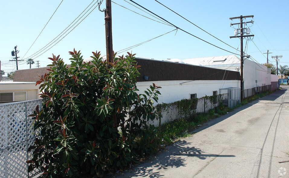 1550 Superior Ave, Costa Mesa, CA for lease - Building Photo - Image 2 of 5
