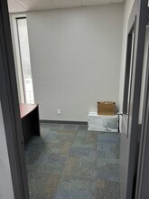 21430 W Greenfield Ave, New Berlin, WI for lease Interior Photo- Image 2 of 6