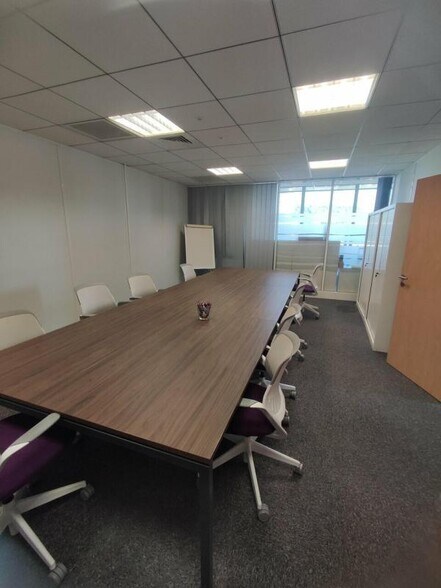Office in Rouen for lease - Building Photo - Image 3 of 8