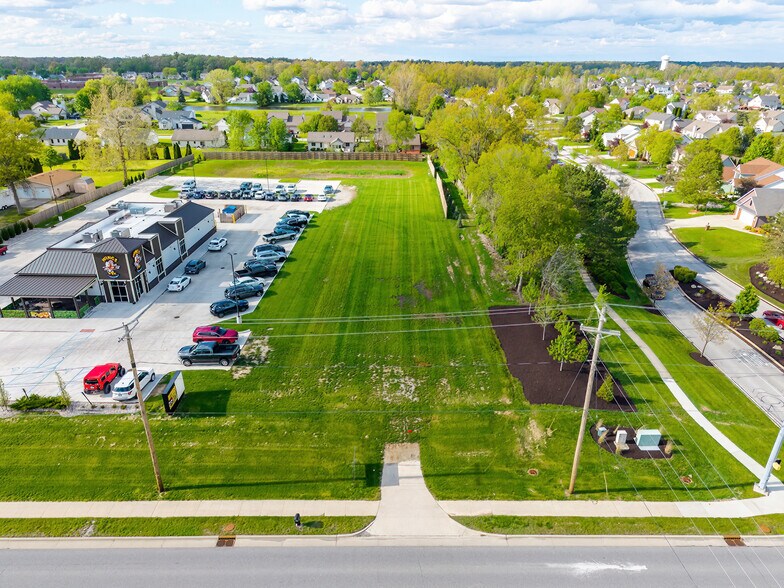 8320 Illinois Rd, Fort Wayne, IN à vendre - Photo du bâtiment - Image 2 de 7