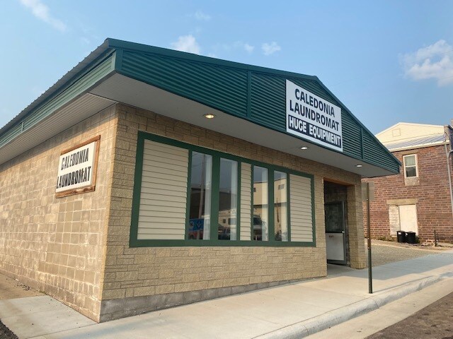 More details for 118 Grove St, Caledonia, MN - Retail for Sale