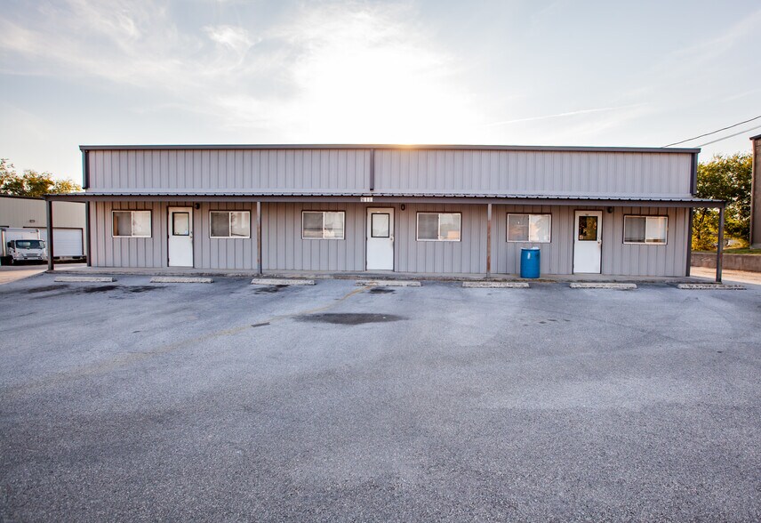 5711 Monaco Cir, San Antonio, TX à louer - Photo principale - Image 1 de 18