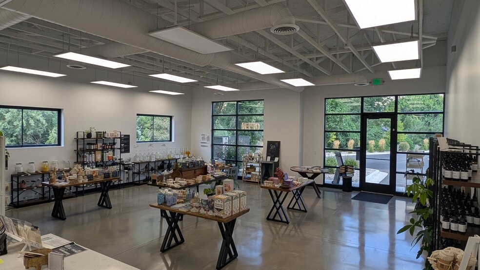 1075 N Main St, Springville, UT for lease - Building Photo - Image 3 of 15