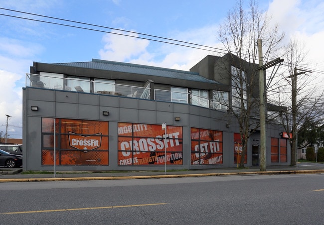 More details for 11767 225th St, Maple Ridge, BC - Retail for Sale