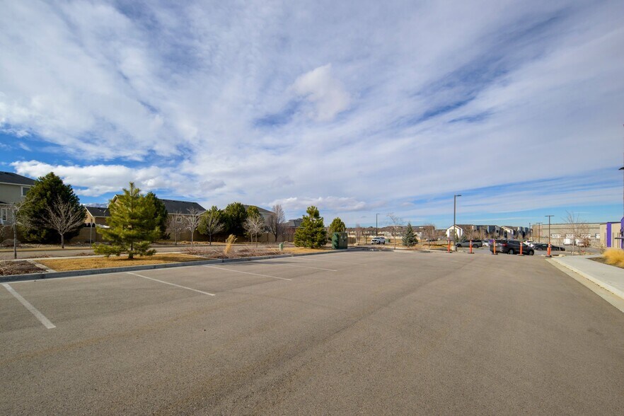 9489 S 6400 W, West Jordan, UT à louer - Photo du bâtiment - Image 2 de 8