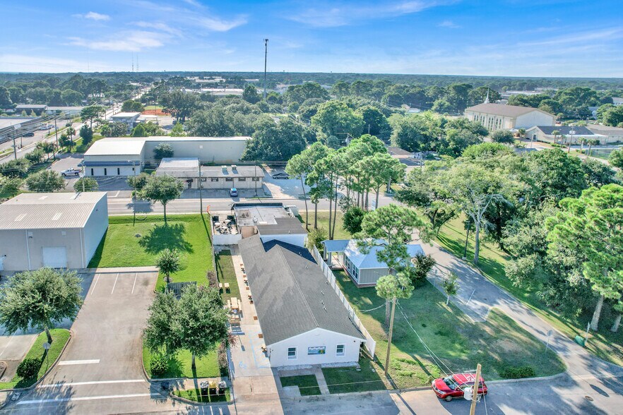 8 Gipson Pl, Fort Walton Beach, FL à vendre - Photo du bâtiment - Image 3 de 16