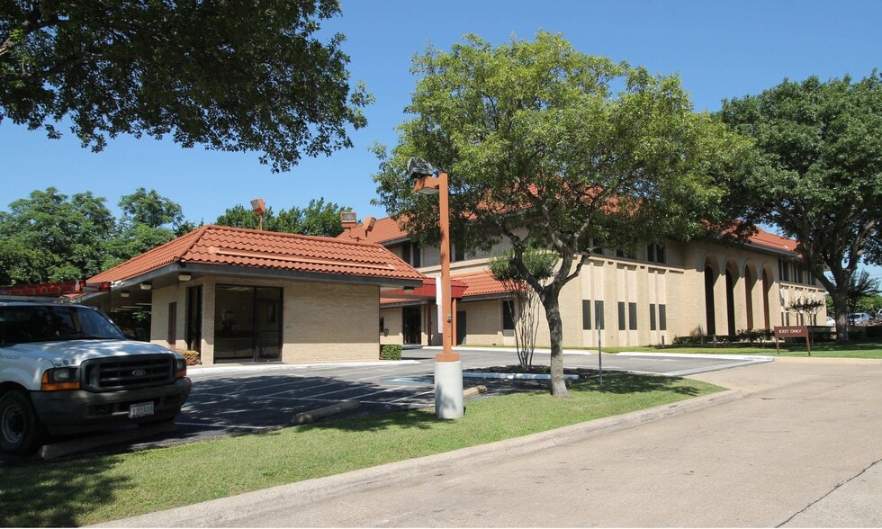 7474 Ferguson Rd, Dallas, TX for sale - Building Photo - Image 2 of 3