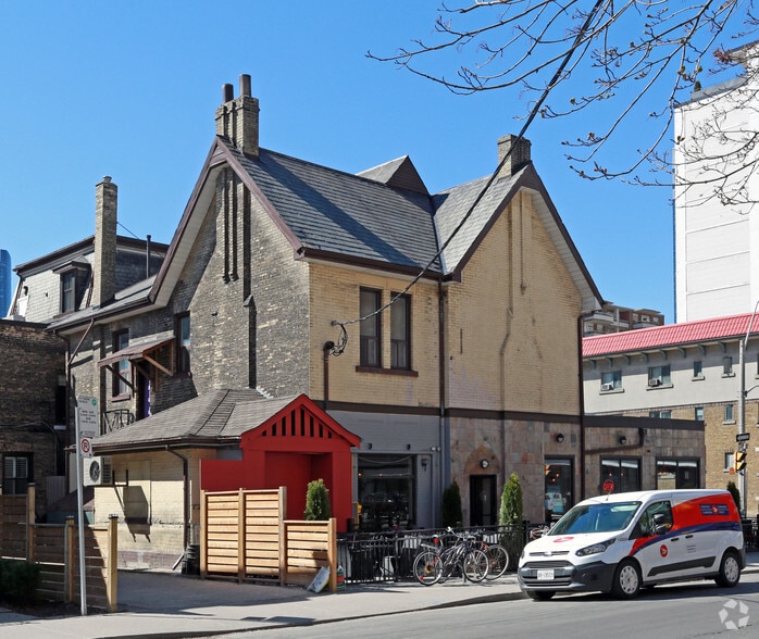 585 Church St, Toronto, ON à louer - Photo du bâtiment - Image 3 de 3