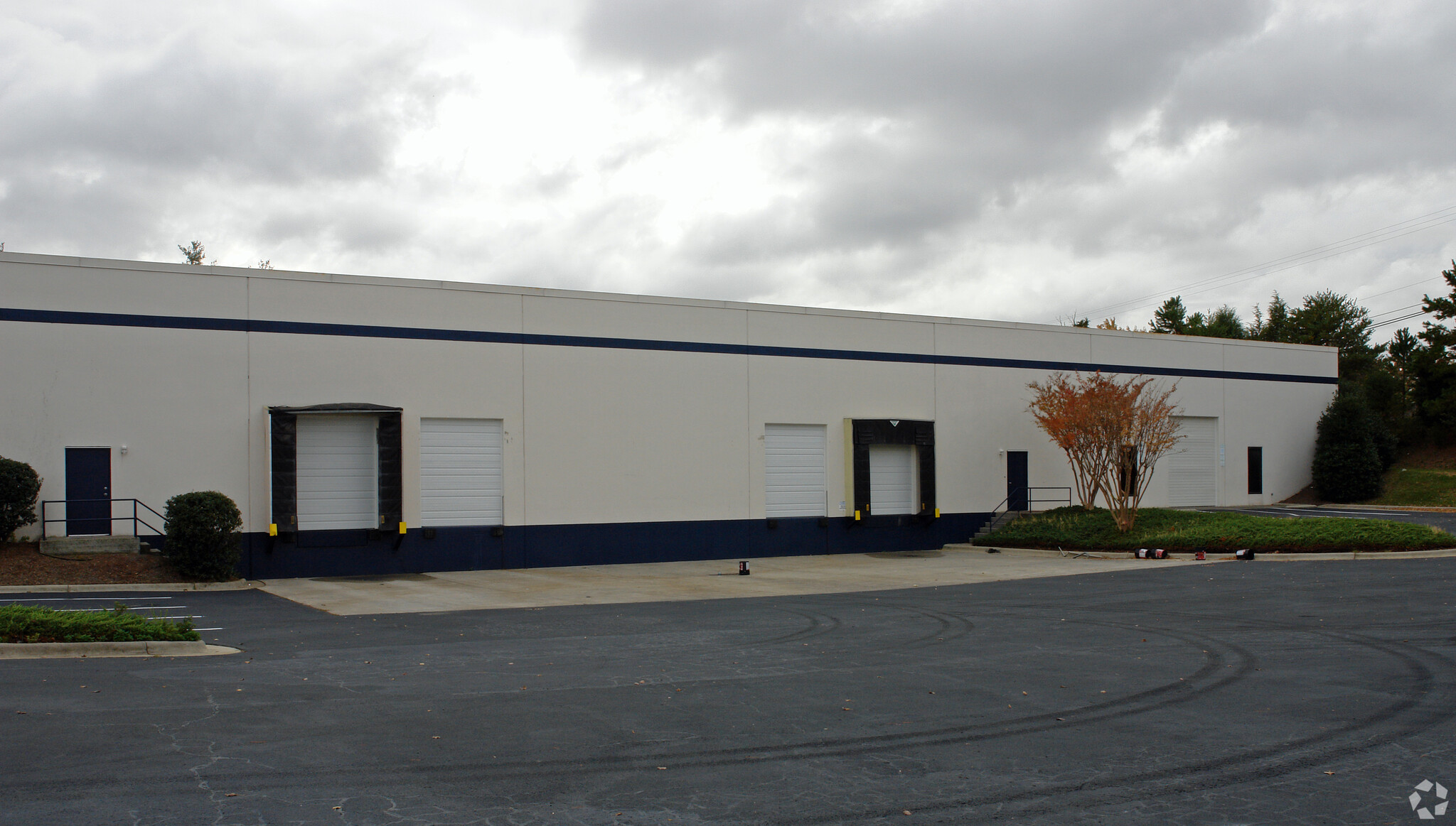 2630 Viceroy Dr, Winston-Salem, NC for lease Building Photo- Image 1 of 8