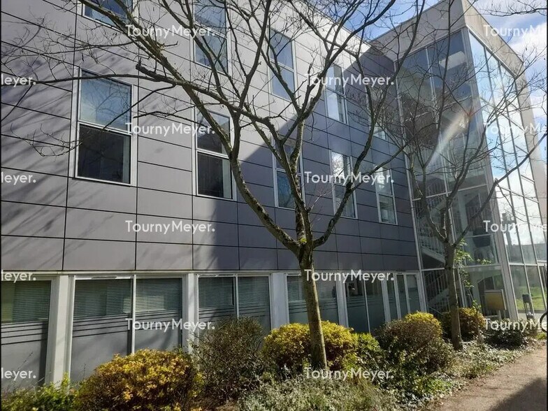 Office in Rennes for lease - Building Photo - Image 2 of 6