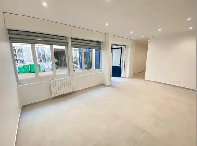 Bureau dans Paris à louer - Photo du bâtiment - Image 2 de 5