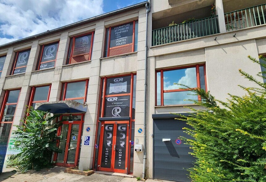 Commerce de détail dans Houilles à louer - Photo du bâtiment - Image 2 de 15