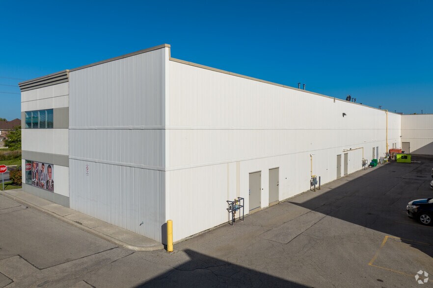 8611 Weston Rd, Vaughan, ON for lease - Building Photo - Image 3 of 4