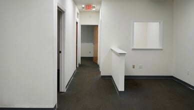 1555 Sunrise Hwy, Bay Shore, NY à louer Photo intérieure- Image 2 de 5