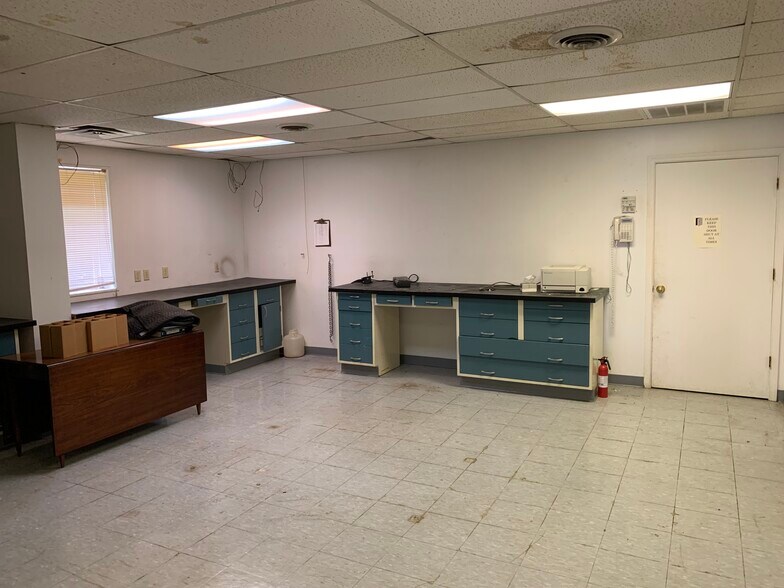 52 Mid Valley Ln, Verona, VA à louer - Photo du bâtiment - Image 3 de 38