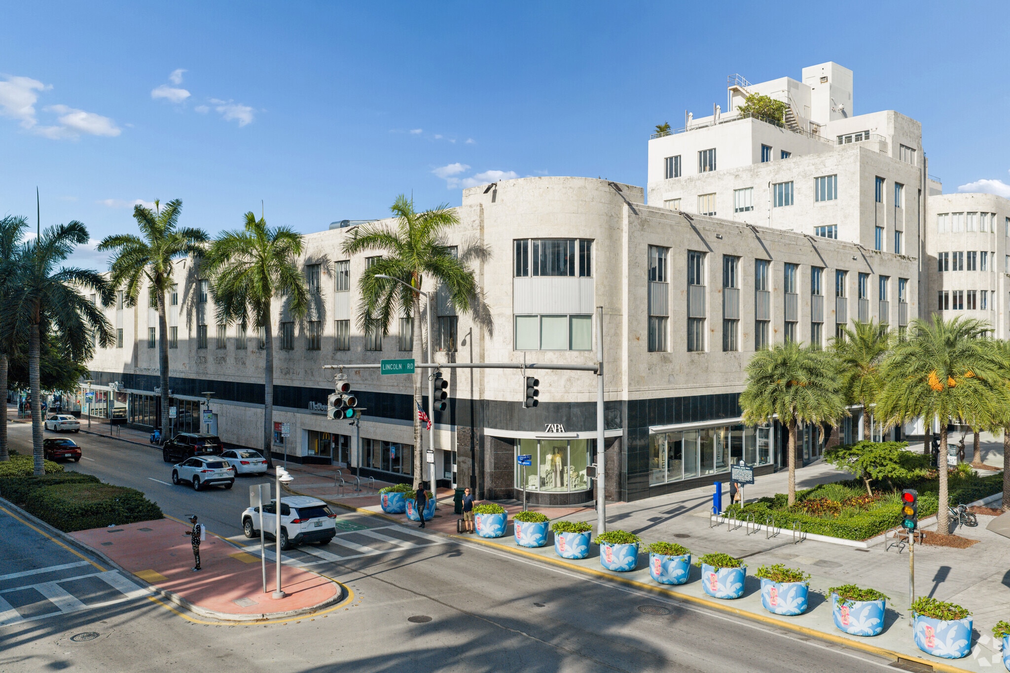 420 Lincoln Rd, Miami Beach, FL for lease Building Photo- Image 1 of 58