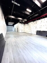 2261-2299 NE 164th St, Aventura, FL à louer Photo intérieure- Image 1 de 7