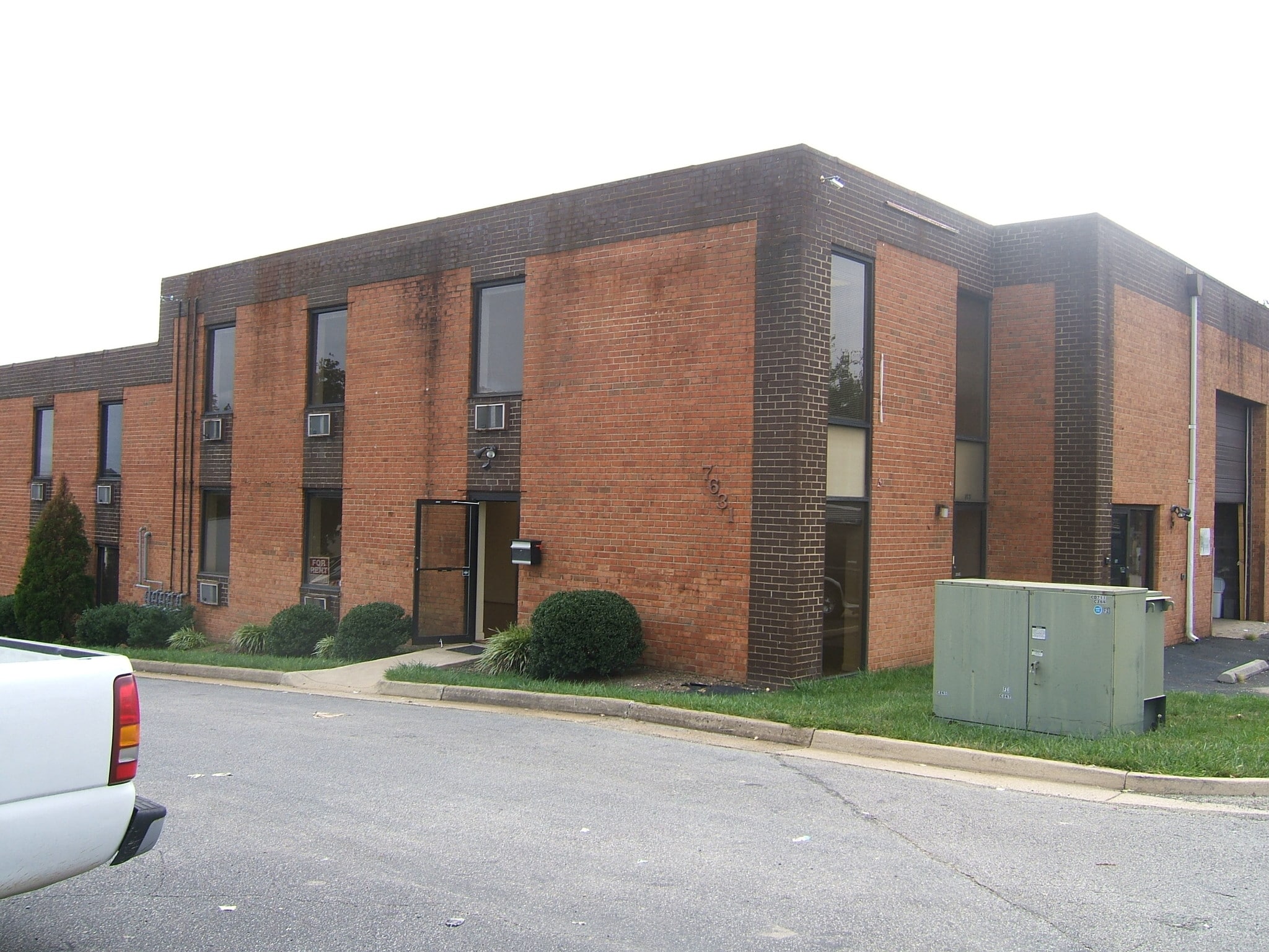 7631 Fullerton Rd, Springfield, VA for lease Primary Photo- Image 1 of 14