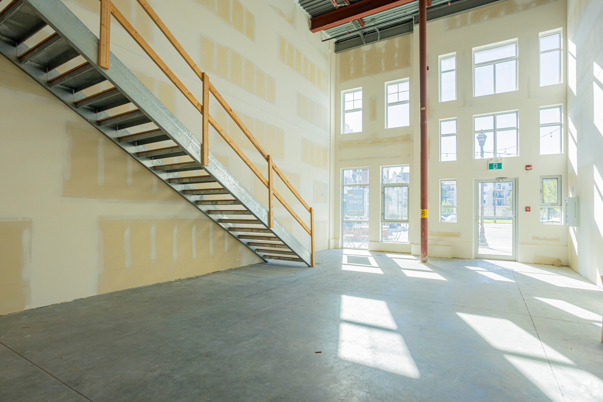 10704 120 St NW, Edmonton, AB for lease Interior Photo- Image 1 of 3