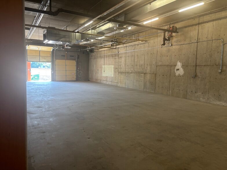 1500 Diamond Hill Rd, Woonsocket, RI for lease - Building Photo - Image 2 of 13