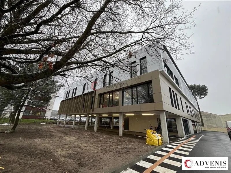 Office in Pessac for lease Building Photo- Image 1 of 11