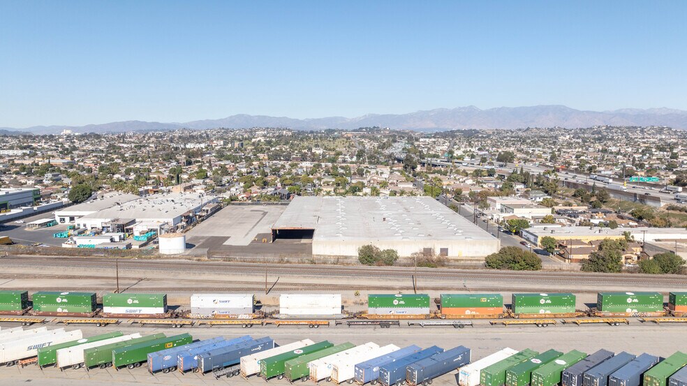 4542 Dunham St, Commerce, CA à louer - Photo du bâtiment - Image 3 de 15