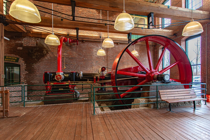 73-75 Princeton St, N Chelmsford, MA à louer - Hall d’entrée - Image 2 de 4