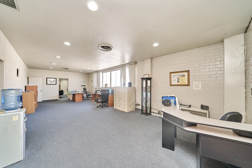 5946 E Washington Blvd, Commerce, CA à vendre - Photo intérieure - Image 2 de 16