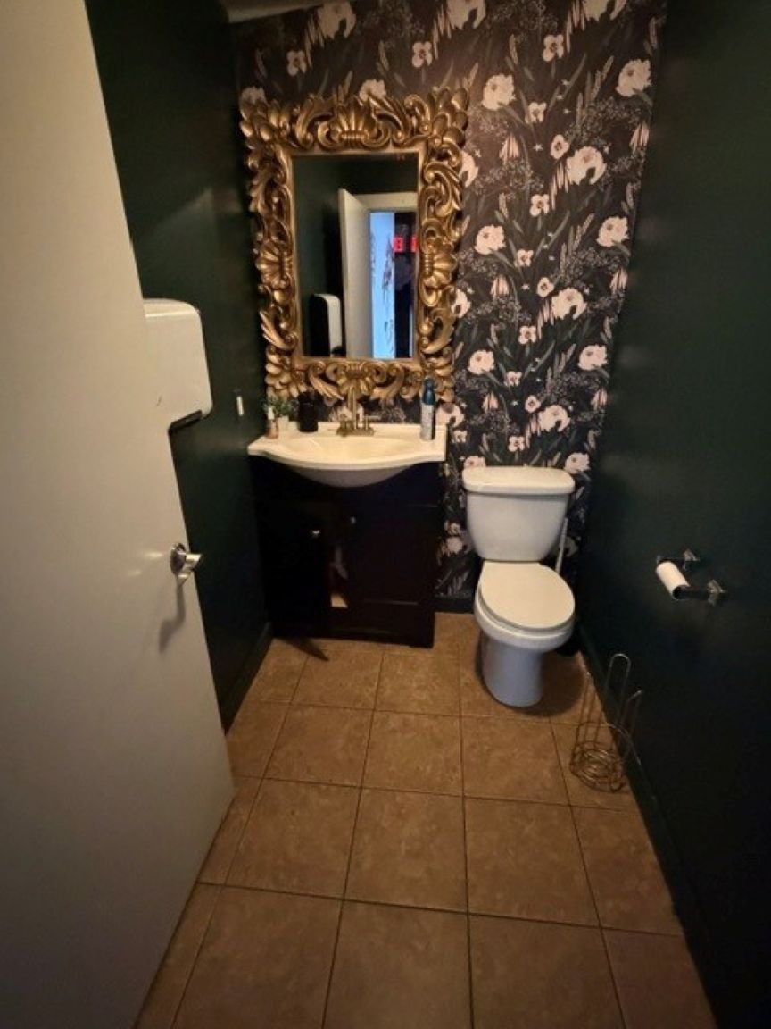469 Howe Ave, Shelton, CT for lease Interior Photo- Image 1 of 12