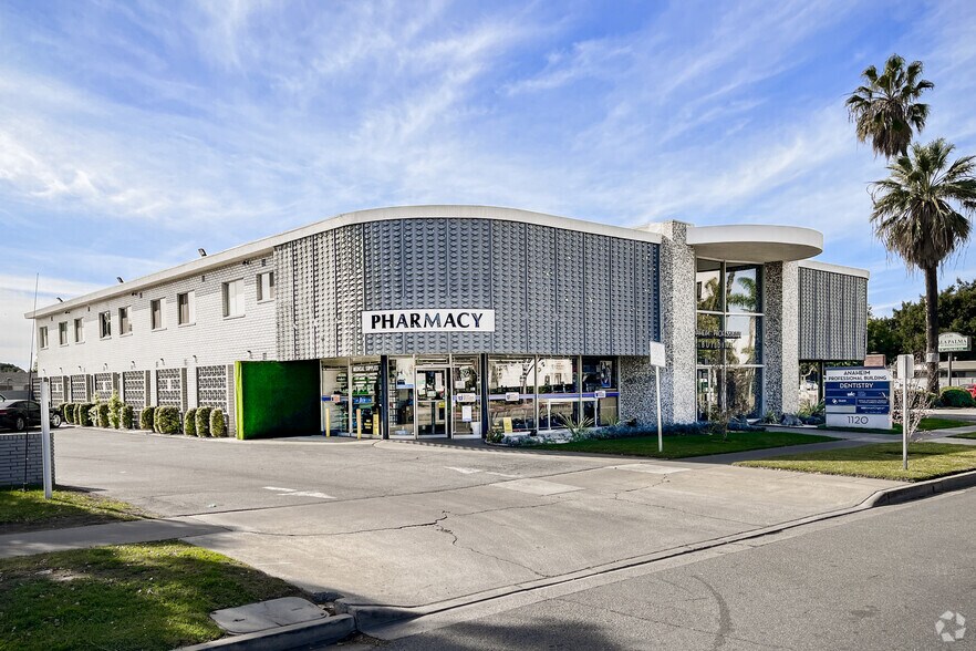 1120 W La Palma Ave, Anaheim, CA à louer - Photo principale - Image 1 de 9